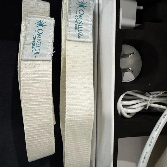 Contour LED Face Mask - Picture 8 of 16